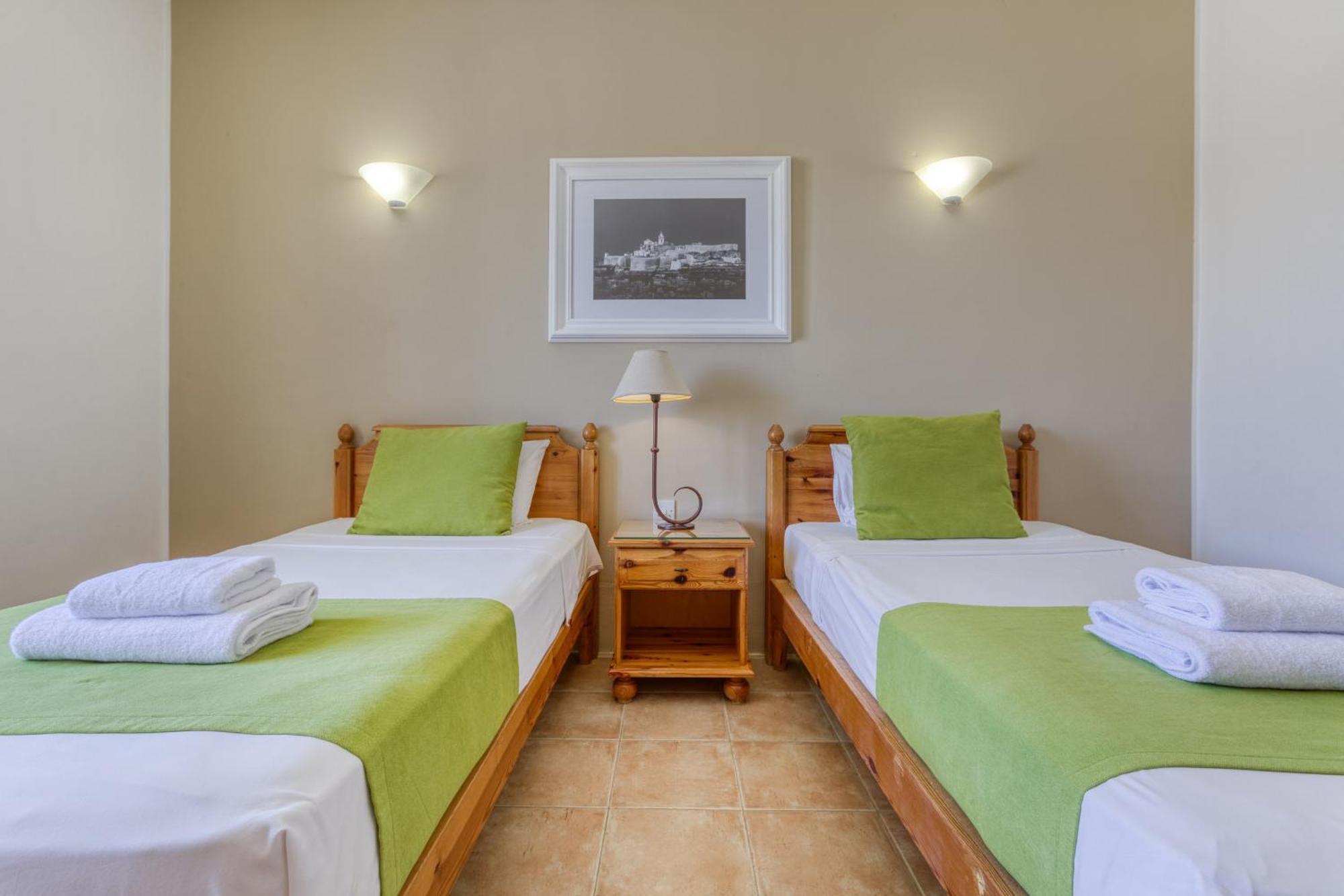 Ta Frenc Apartments Ghasri  Ngoại thất bức ảnh